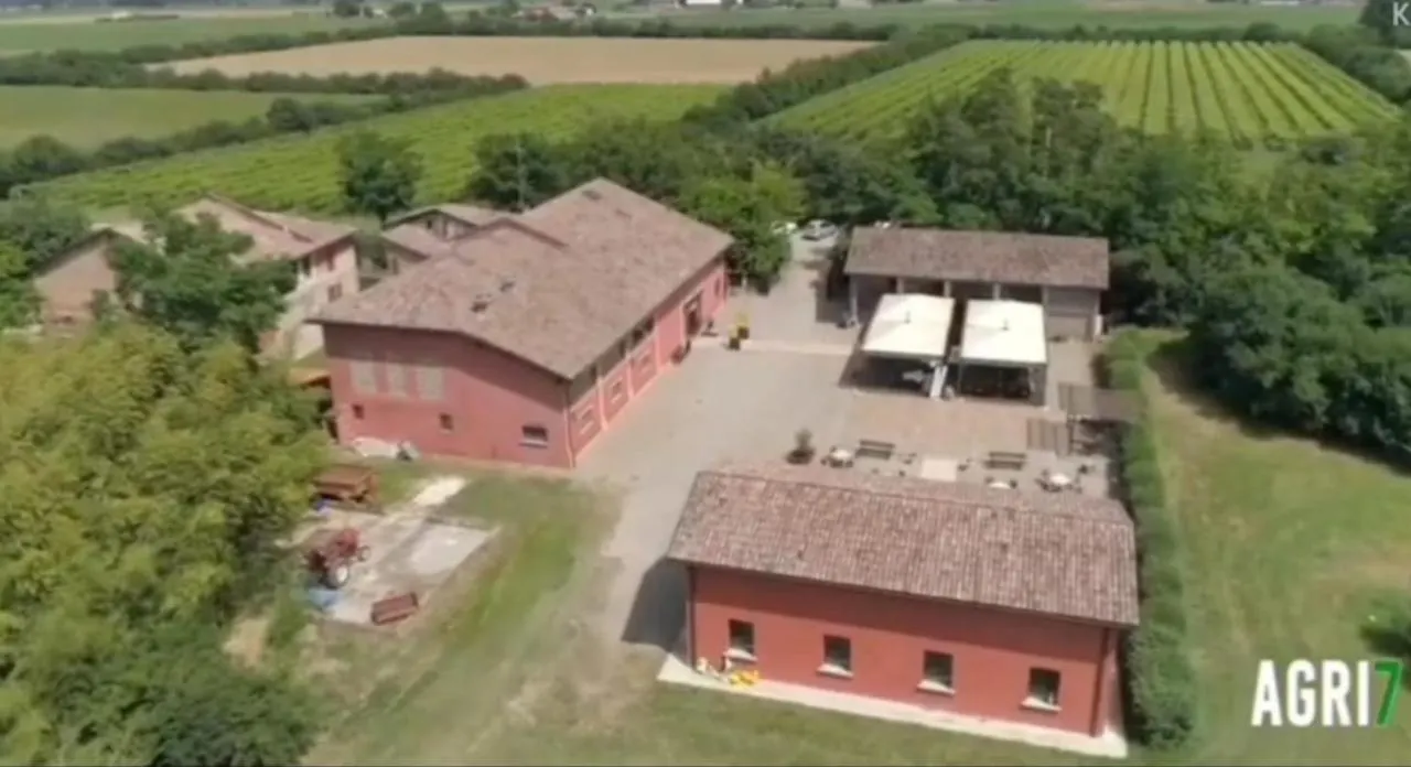 Cade Agriturismo Corte Dei Landi איטליה